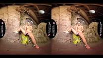 Solo girl, Daphne Klyde is moaning while cumming, in VR